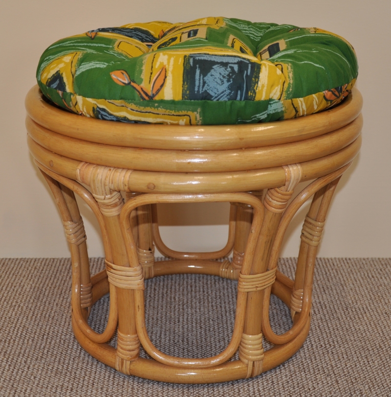 Ratanová taburetka velká medová polstr zelený