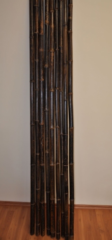 Bambusová tyč 3-4 cm, délka 4 metry, bambus black - podélně prasklá 